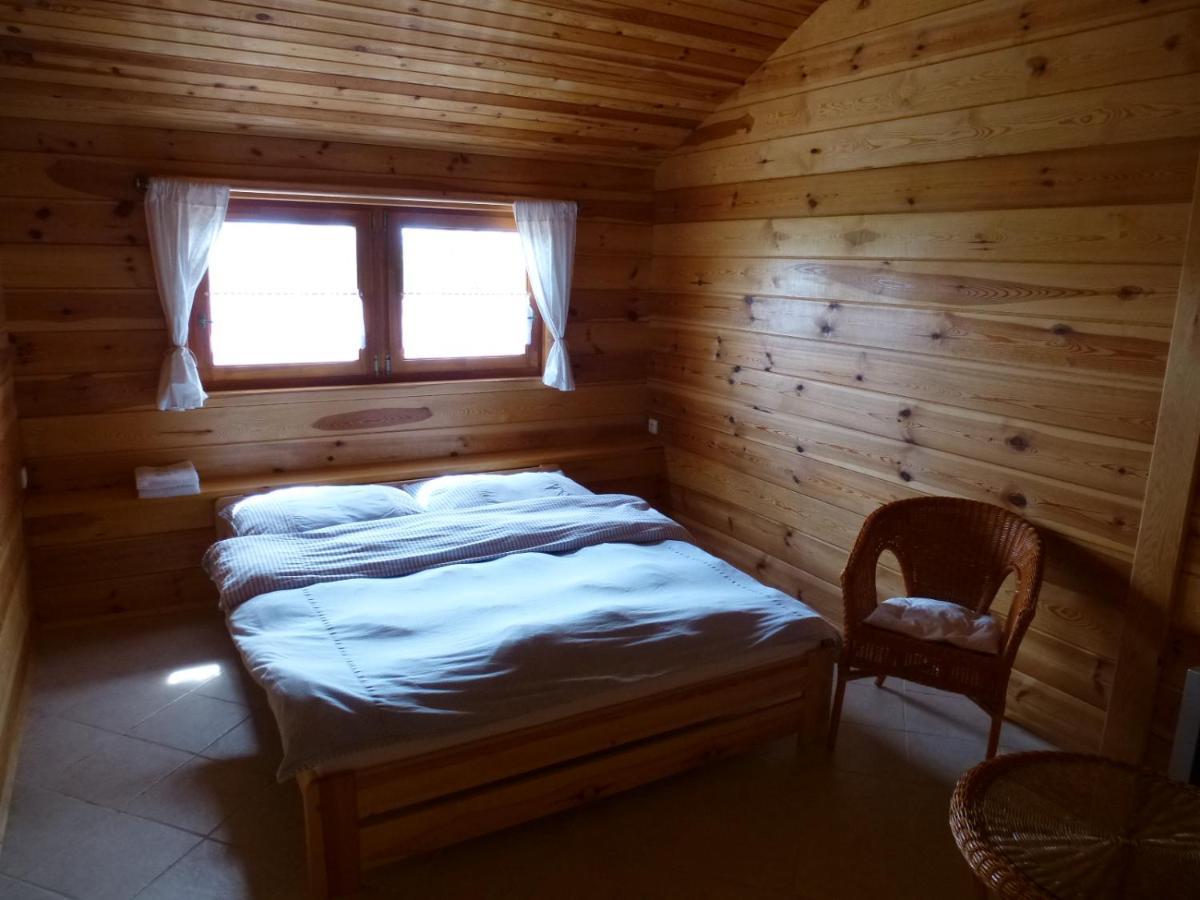 Restaurace Vraz Hotel Trhove Sviny Room photo