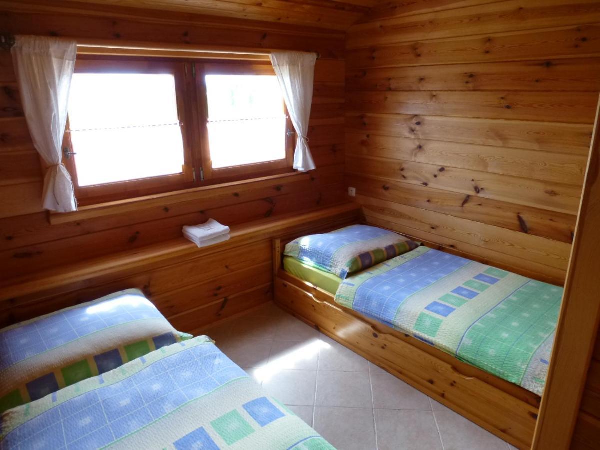 Restaurace Vraz Hotel Trhove Sviny Room photo